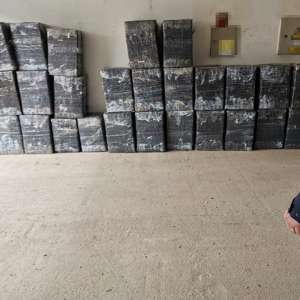 Doi maramureşeni cercetaţi pentru contrabandă şi peste 40.000 de pachete cu țigări confiscate la frontiera de nord