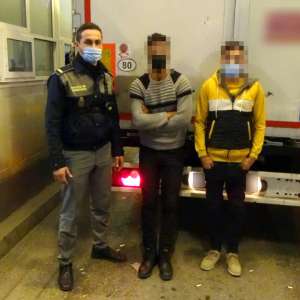 Doi sirieni au încercat să intre ilegal în România, prin P.T.F. Calafat