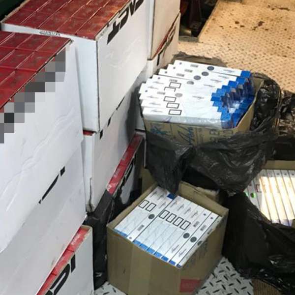 Peste 9.000 de pachete de țigări de contrabandă, depistate la bordul unei nave în Portul Constanța