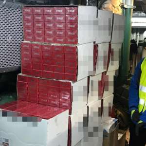 Peste 9.000 de pachete de țigări de contrabandă, depistate la bordul unei nave în Portul Constanța