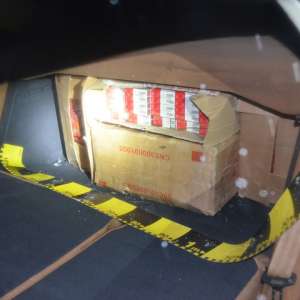 Focuri de armă, urmăriri în trafic şi aproximativ 8.000 de pachete cu țigări de contrabandă, depistate în județul Suceava