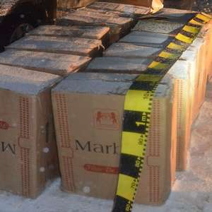 Focuri de armă, urmăriri în trafic şi aproximativ 8.000 de pachete cu țigări de contrabandă, depistate în județul Suceava