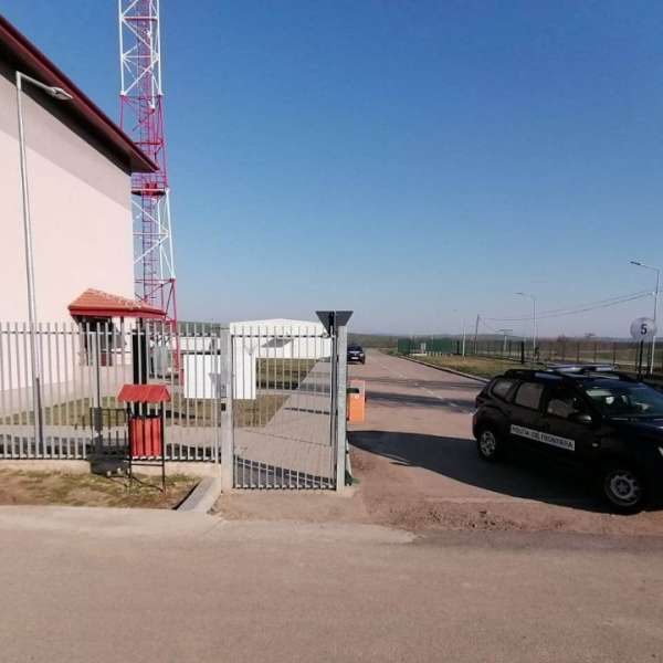 Motociclu neînmatriculat, condus de un pieton, oprit în trafic de polițiștii de frontieră