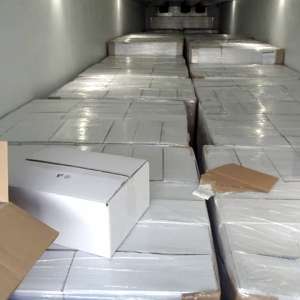 Peste 2.000 de pachete cu țigări, ascunse într-un autocamion, descoperite la P.T.F. Calafat