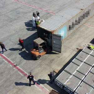 Container încărcat cu deșeuri, depistat în Portul Constanţa Sud Agigea