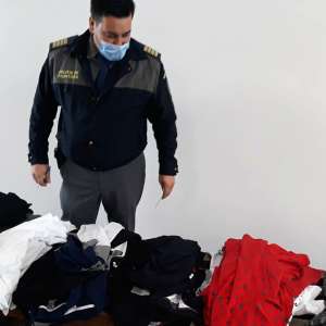 Bunuri susceptibile a fi contrafăcute în valoare de peste 20.800 lei, confiscate la P.T.F. Vama Veche