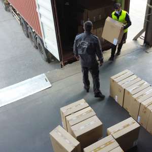 Container cu ţigări nedeclarate, descoperit în Portul Constanţa