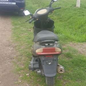 Moped neînmatriculat, depistat de polițiștii de frontieră în trafic