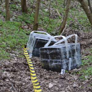 Colete cu țigarete de contrabandă descoperite la frontiera cu Ucraina