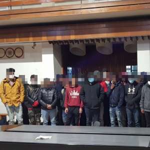 Acţiuni intense la graniţa de vest: 62 de cetăţeni străini, ascunşi în automarfare, depistați la P.T.F Borș şi Nădlac