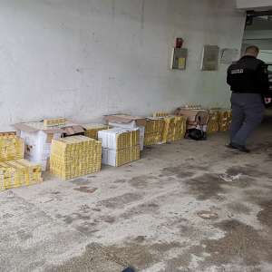Peste 12.000  pachete cu țigări confiscate la frontiera de nord