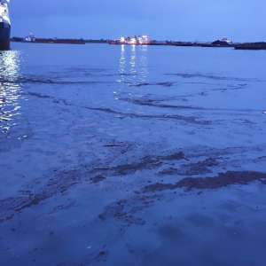 Poluare în bazinul Portului Constanța