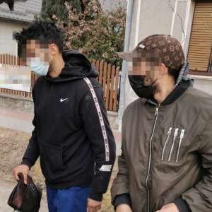 Unsprezece cetăţeni străini depistaţi la P.T.F. Nădlac II și Borș