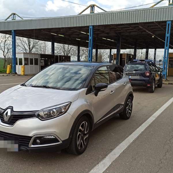 Autoturism furat din Franța la începutul anului, descoperit la frontiera de est