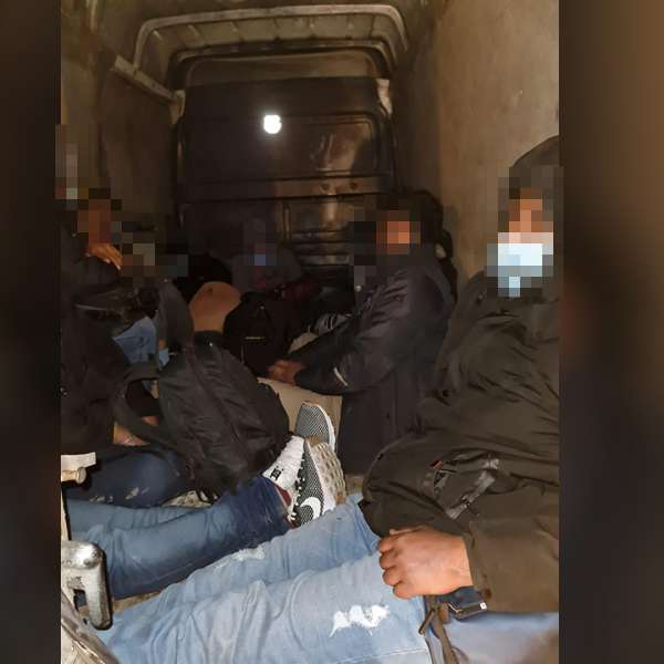 Douăzeci şi doi de cetăţeni străini depistați de polițiștii de frontieră arădeni