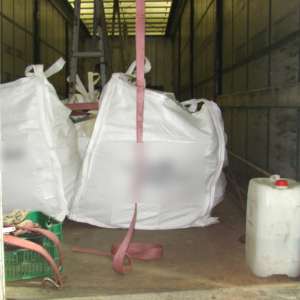 Deşeuri din sticlă oprite de poliţiştii de frontieră călărăşeni