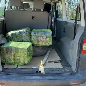 Trei sătmăreni cercetați pentru contrabandă și peste 16.400 pachete cu ţigări confiscate la frontiera cu Ucraina