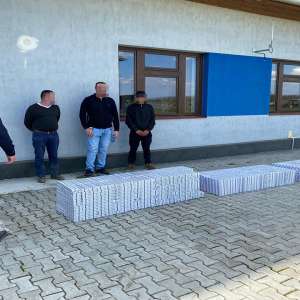 Trei sătmăreni cercetați pentru contrabandă și peste 16.400 pachete cu ţigări confiscate la frontiera cu Ucraina