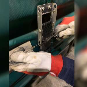 Cinci cetățeni străini, ascunși în automarfare, depistați la frontiera bulgaro-română