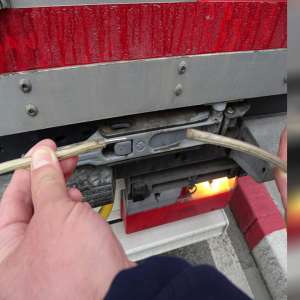 Cinci cetățeni străini, ascunși în automarfare, depistați la frontiera bulgaro-română