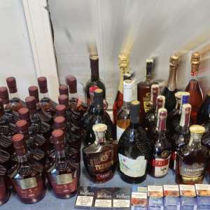 Băuturi alcoolice, fără documente justificative, descoperite la control