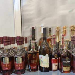 Băuturi alcoolice, fără documente justificative, descoperite la control