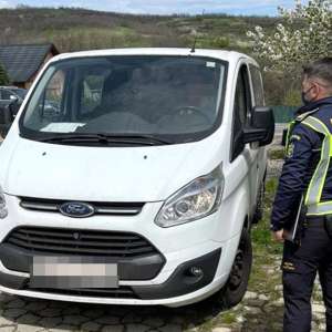 Depistat la volanul unui autoturism radiat din circulaţie