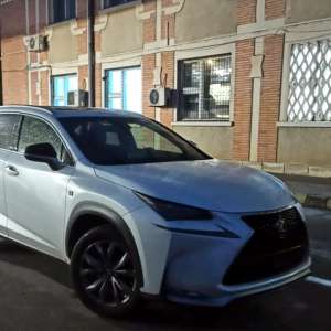 Lexus neînmatriculat descoperit în trafic