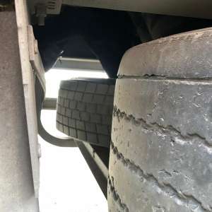 Opt cetățeni din Maroc și Tunisia depistați la Nădlac, ascunşi pe osiile unor automărfare