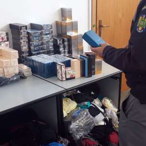 O cantitate considerabilă de produse contrafăcute, descoperită în P.T.F Giurgiu