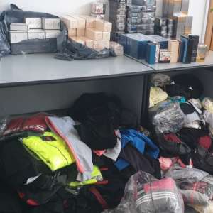 O cantitate considerabilă de produse contrafăcute, descoperită în P.T.F Giurgiu