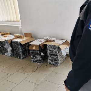 Aproximativ 18.000 pachete țigări, confiscate la frontiera de nord