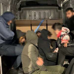 Nouăsprezece cetăţeni străini, depistați de polițiștii de frontieră arădeni