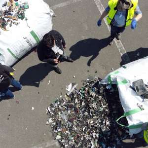 Zece containere încărcate cu deșeuri, depistate în Portul Constanţa Sud Agigea