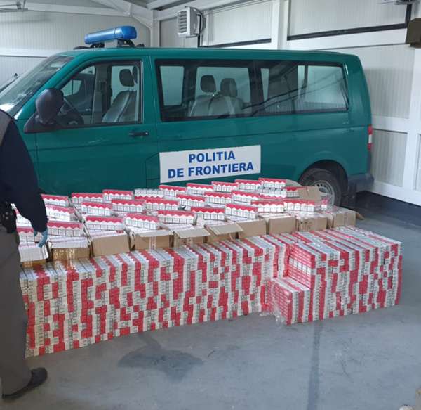 Peste 22.000 pachete cu țigări descoperite și confiscate la frontiera de nord