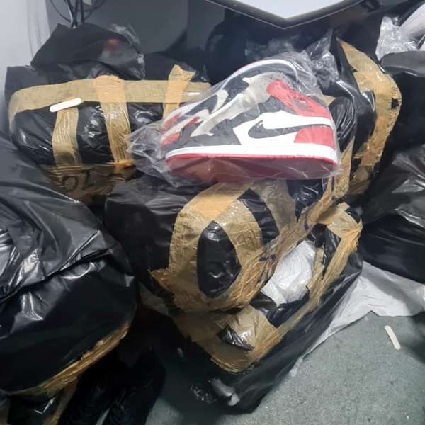 Bunuri contrafăcute, în valoare de 48.000 lei, descoperite în P.T.F Giurgiu