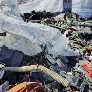 Alte 15 containere încărcate cu deșeuri, oprite în Portul Constanţa