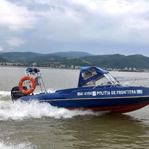 Doi cetăţeni sirieni cercetaţi în stare de arest preventiv, pentru trafic de migranți