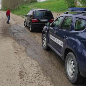 La plimbare cu maşina fără a avea dreptul de a conduce