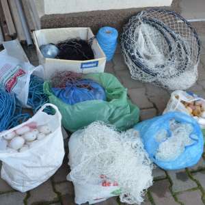 Un moped furat, peşte şi unelte de pescuit reţinute de poliţiştii de frontieră brăileni