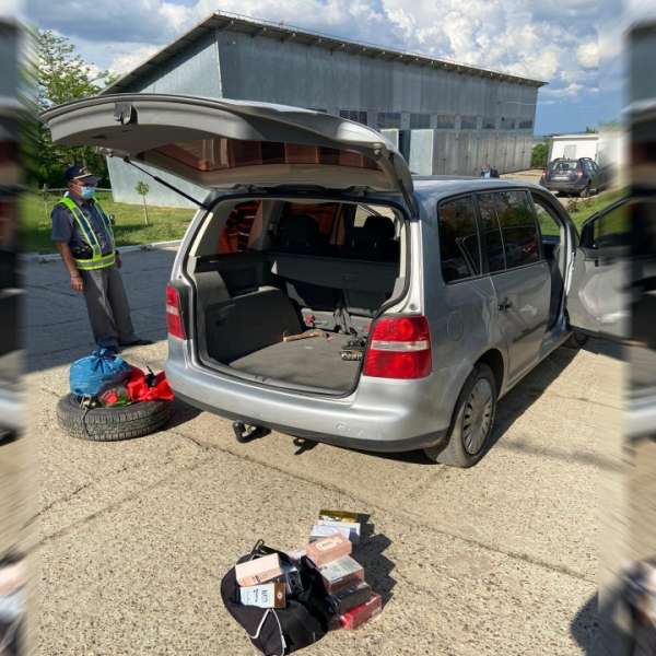 Parfumuri susceptibile a fi contrafăcute, confiscate la frontieră