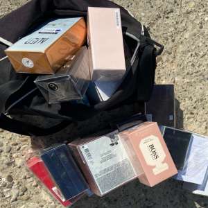 Parfumuri susceptibile a fi contrafăcute, confiscate la frontieră