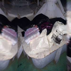 Țigări ascunse la bordul unei nave, descoperite la P.T.F. Galaţi-Port