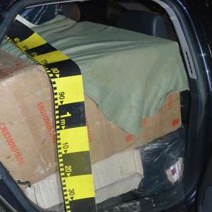 Urmăriri în trafic, focuri de armă și peste 10.000 pachete cu țigări de contrabandă confiscate