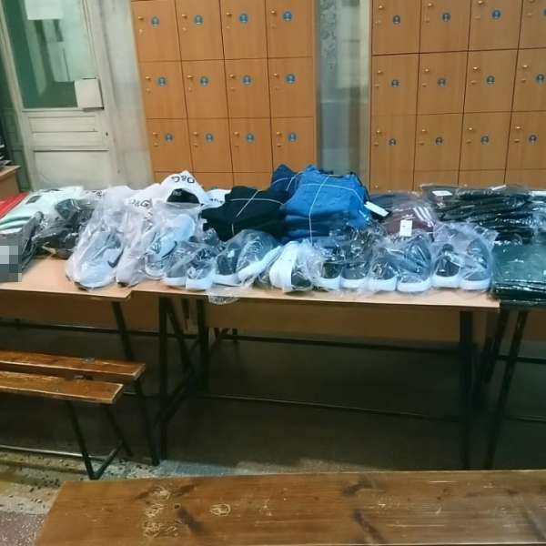 Bunuri susceptibile a fi contrafăcute în valoare de aproximativ 31.000 lei, confiscate de poliţiştii de frontieră din cadrul P.T.F. Ostrov