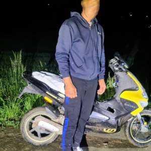 Conducători de vehicule fără permise de conducere, depistaţi la controlul de frontieră