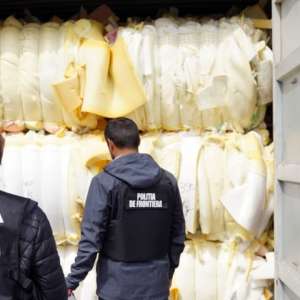 Două containere cu produse neconforme oprite în Portul Constanţa