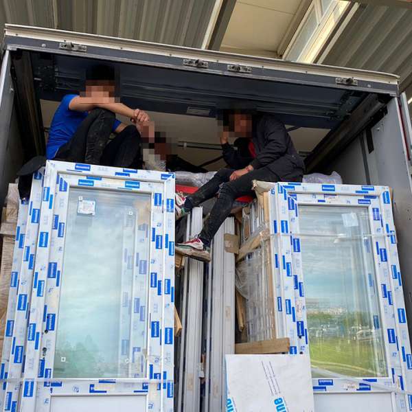Douăzeci de cetăţeni din Siria, Irak si Afganistan opriţi la frontiera cu Ungaria