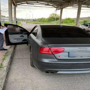 Autoturism de lux descoperit de polițiștii de frontieră la câteva ore de la semnalarea furtului