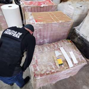 Grupare infracţională specializată în  traficul ilegal de ţigări, destructurată